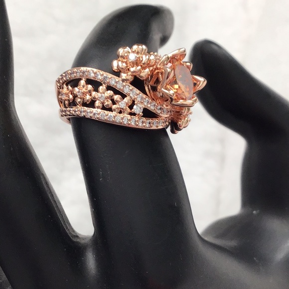 Sensational Morganite Diamond Ring - Picture 3 of 9